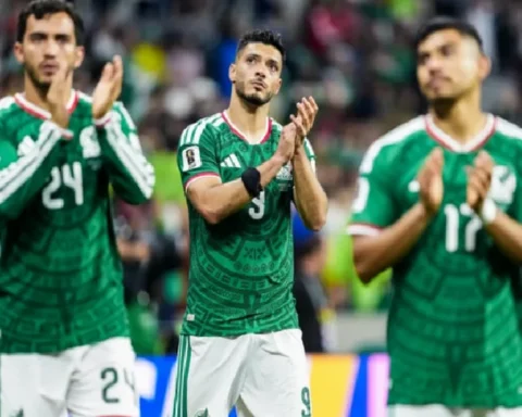 best-host-in-the-world-mexico-keep-spirits-up-after-england-heartbreak-hitOv88m.webp