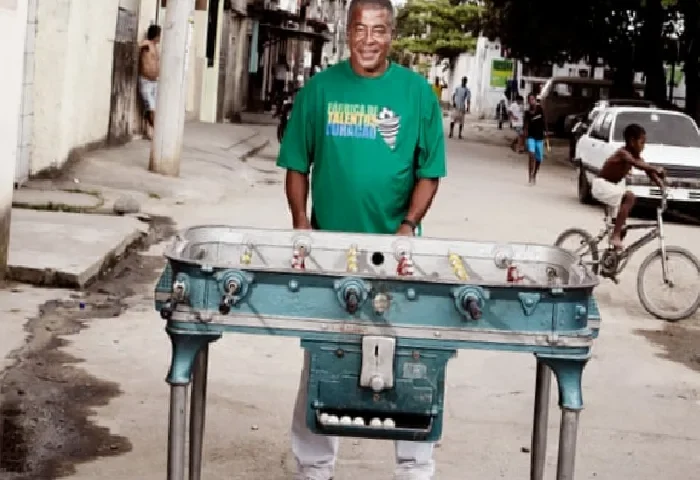 brazilian-world-cup-legend-jairzinho-takes-a-shot-michael-donalds-best-photograph-OfjEhxw6.webp