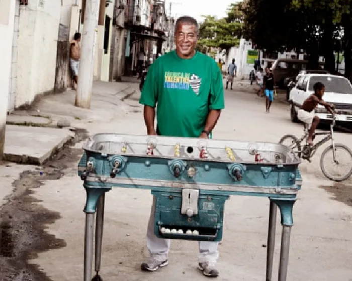 brazilian-world-cup-legend-jairzinho-takes-a-shot-michael-donalds-best-photograph-OfjEhxw6.webp