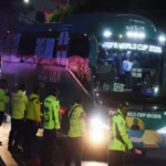 england-get-hostile-welcome-on-arrival-at-mexico-city-hotel-for-world-cup-showdown-C3PHsSg2.webp