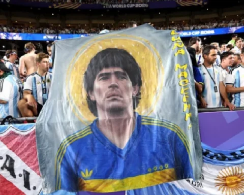 for-diego-spectre-of-maradona-looms-over-argentina-ahead-of-england-clash-Rpi2XZyf.webp