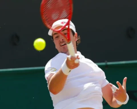 jo-o-fonseca-departs-wimbledon-with-a-whimper-but-deafening-hype-army-roar-on-qMAdbl4e.webp