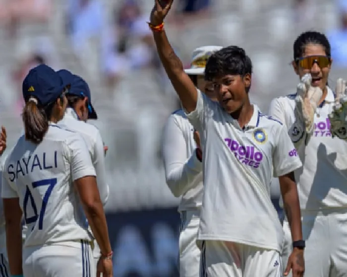 kranti-gaud-makes-history-as-india-turn-up-heat-on-england-in-womens-test-FNrH96VP.webp