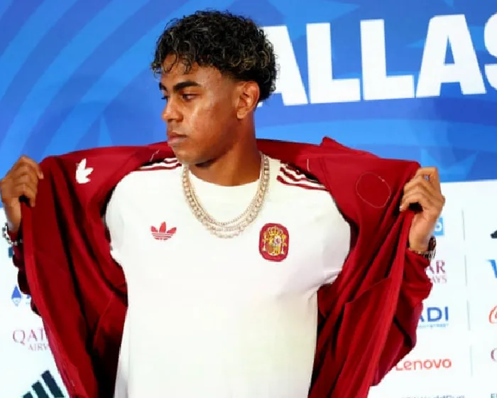 lamine-yamal-enjoys-birthday-with-a-kickabout-and-a-show-before-france-world-cup-CcdHeNLh.webp