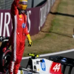 lewis-hamilton-delights-home-crowd-with-pole-position-for-british-gp-sprint-race-4gUNfFE1.webp