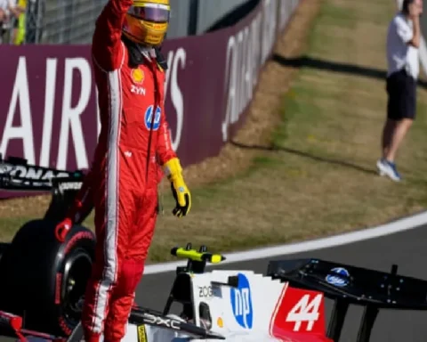 lewis-hamilton-delights-home-crowd-with-pole-position-for-british-gp-sprint-race-4gUNfFE1.webp