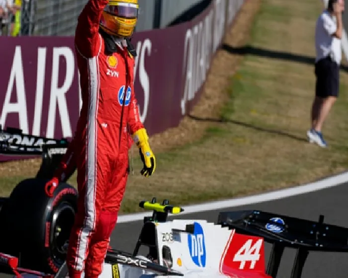 lewis-hamilton-delights-home-crowd-with-pole-position-for-british-gp-sprint-race-4gUNfFE1.webp