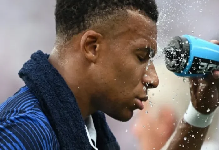 nearly-one-in-five-world-cup-matches-reached-heat-levels-players-union-warns-against-zMh9qhZm.webp
