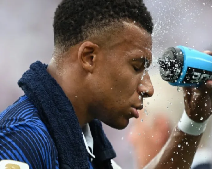 nearly-one-in-five-world-cup-matches-reached-heat-levels-players-union-warns-against-zMh9qhZm.webp