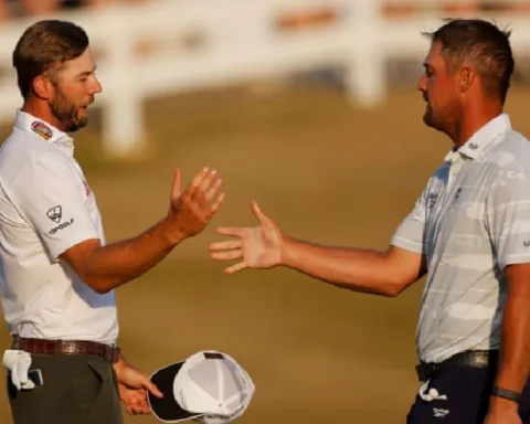 new-dad-sam-burns-steals-march-on-chasing-pack-to-lead-open-after-third-nMNjP9Ev.webp