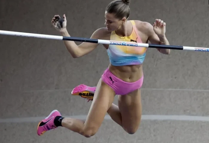nina-kennedy-soars-to-new-heights-to-claim-pole-vault-gold-at-monaco-diamond-trJjurXC.webp