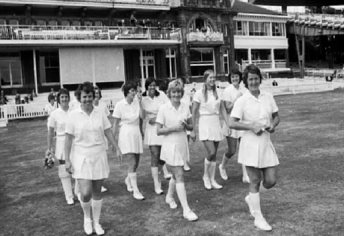 the-spin-plant-pots-in-the-urinals-lords-pioneers-reunite-and-reflect-50-nTtkNUyT.webp