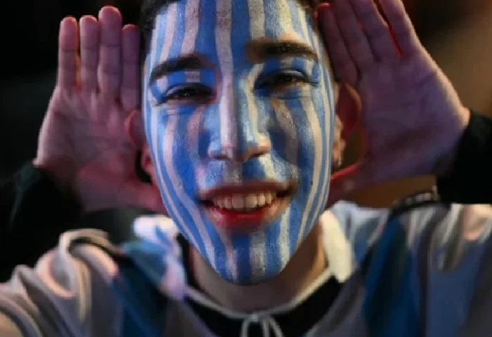 view-from-the-other-side-inside-argentinas-celebrations-after-semi-final-win-against-england-pvFHEeBF.webp